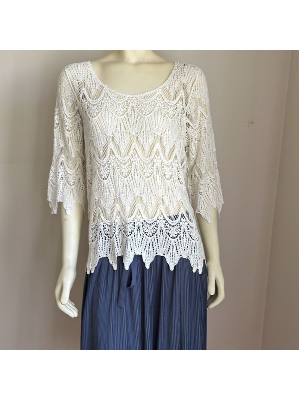 NWT Subtle Luxury Women’s Crochet 3/4 Sleeve Top Boho Glam Cream White S/M - Picture 9 of 14